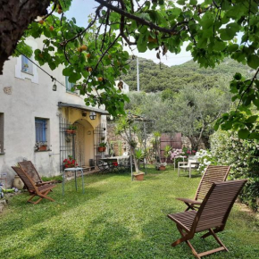 Casa Olivia Lacremà